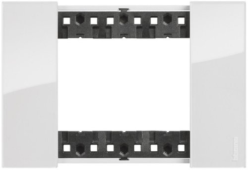 Рамка горизонтальная Legrand BTicino Living Now 1-м. 3 мод. лед картинка